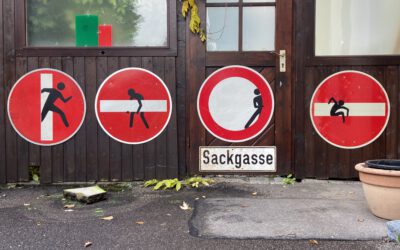 Verkehrsschilder inspiriert vom Künstler Clet